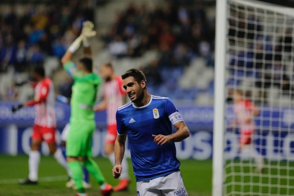 El partido entre el Real Oviedo y la UD Almería, en imágenes