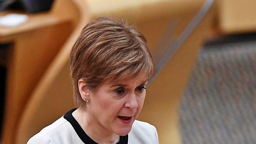 Sturgeon vol convocar un nou referèndum a Escòcia.