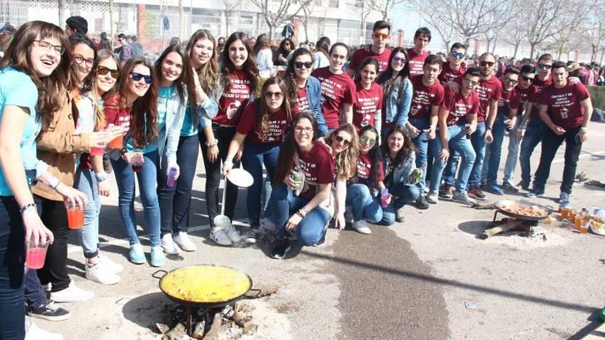 Música y ambiente premagdalenero en la Fiesta de las Paellas de la UJI