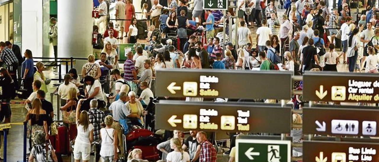 El Altet es el único gran aeropuerto europeo sin enlace ferroviario