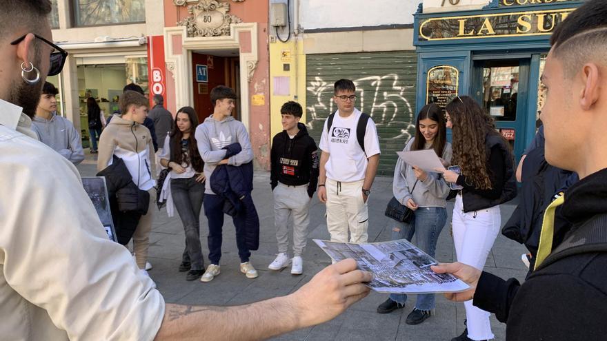 El IES Río Arba de Tauste conoce la historia obrera y popular zaragozana con la ruta Zaragoza Rebelde