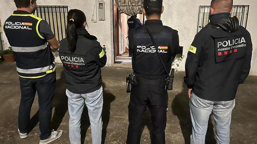 Macrooperación de los Mossos y la Policía Nacional contra el grupo neonazi Combat 18