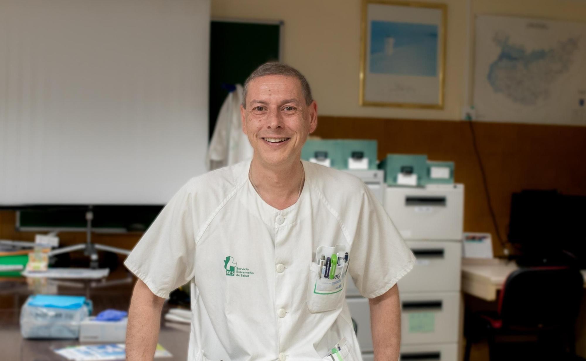 El doctor Luis Miguel Luengo, responsable de la Unidad de Nutrición Clínica y Dietética del Hospital Universitario de Badajoz.