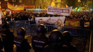 Una de las concentraciones contra la amnistía frente a la sede del PSOE de Ferraz en Madrid.