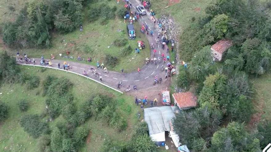 Vista aérea de las tareas de rescate en la zona donde se produjo el trágico suceso.