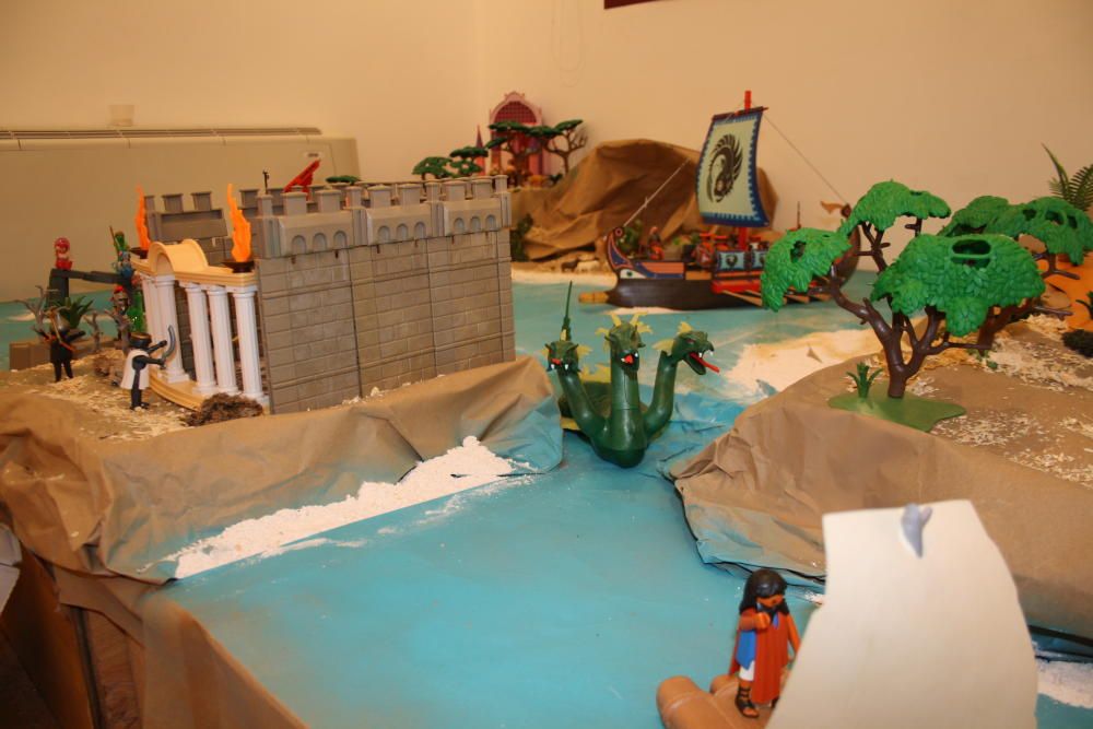 Sax acoge una exposición de su historia con muñecos Playmobil