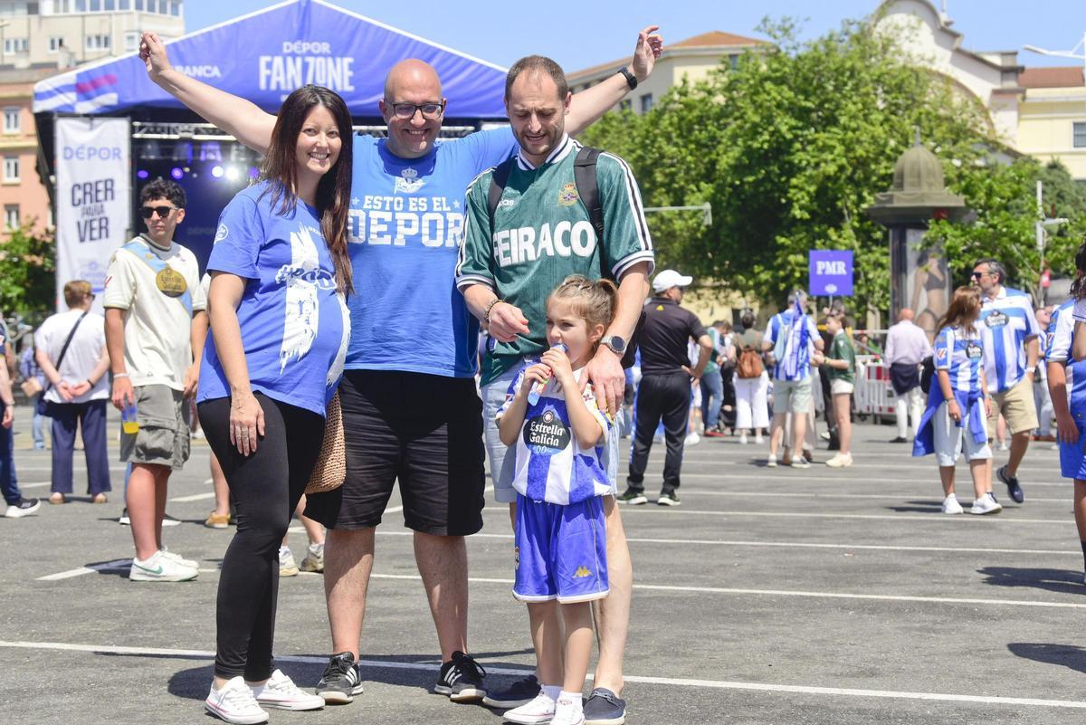 Especial ascenso a Primera del Deportivo: De padres a hijas, de madres a hijos
