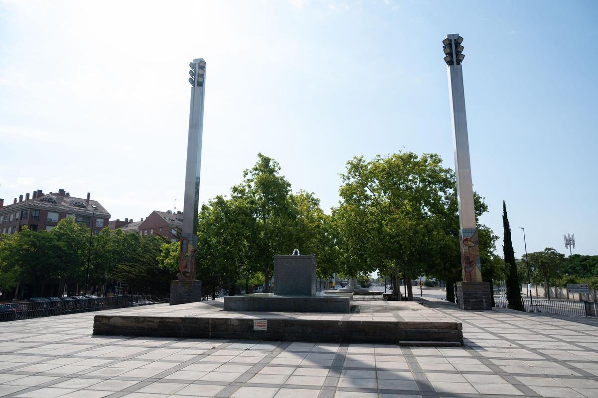 Glorieta de la Selección Española de Fútbol (La Roja), en la avenida Cesáreo Alierta.