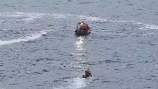 Recuperado el cadáver de un hombre que flotaba en el mar frente a la Torre de Hércules