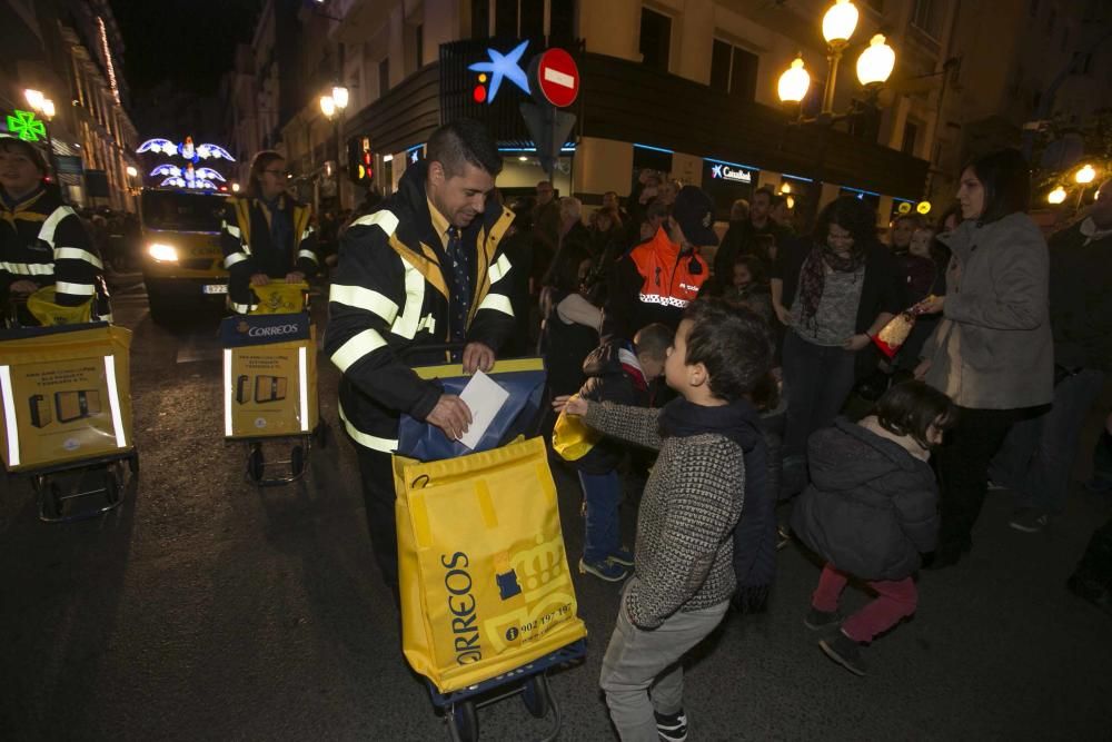 Desfile de los mensajeros reales en Alicante