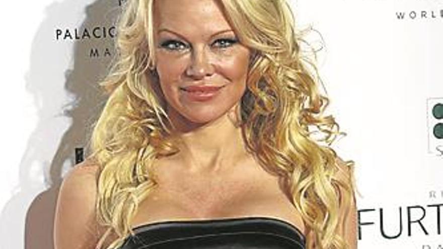 Pamela Anderson rompe con su novio