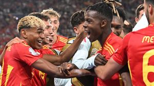 Los jugadores de España celebran uno de los goles contra Francia.