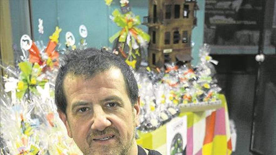 Luis Paracuellos: «Hay gente que compra las figuras como obras de arte»