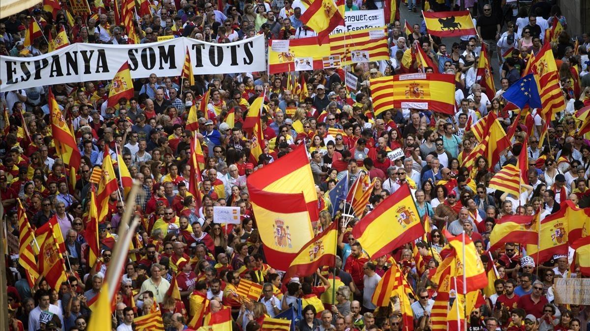 Vista de la manifestacion convocada por Societat Civil Catalana hoy