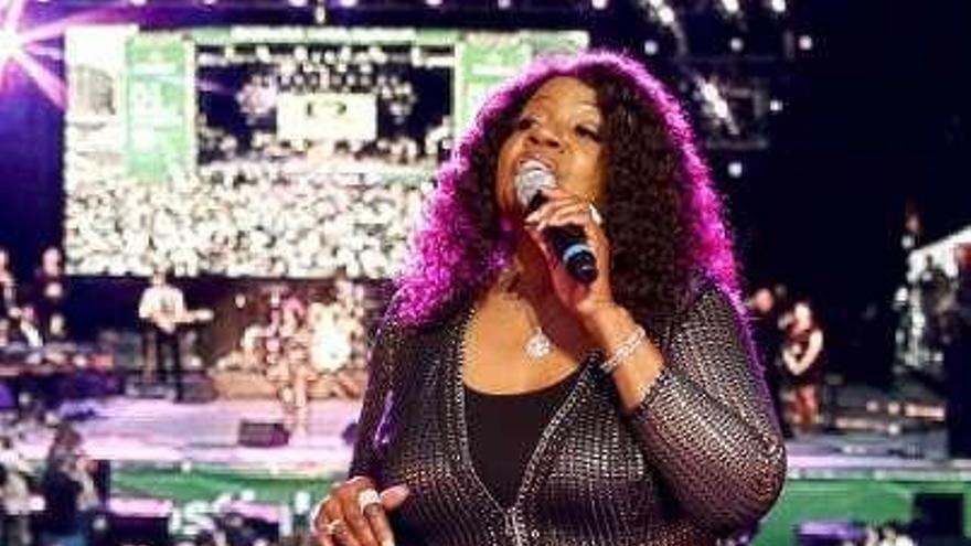 Gloria Gaynor.