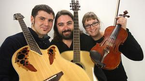 El grup Suîte Momo interpreta ’Qué Sorpresá’ en acústic per a EL PERIÓDICO.