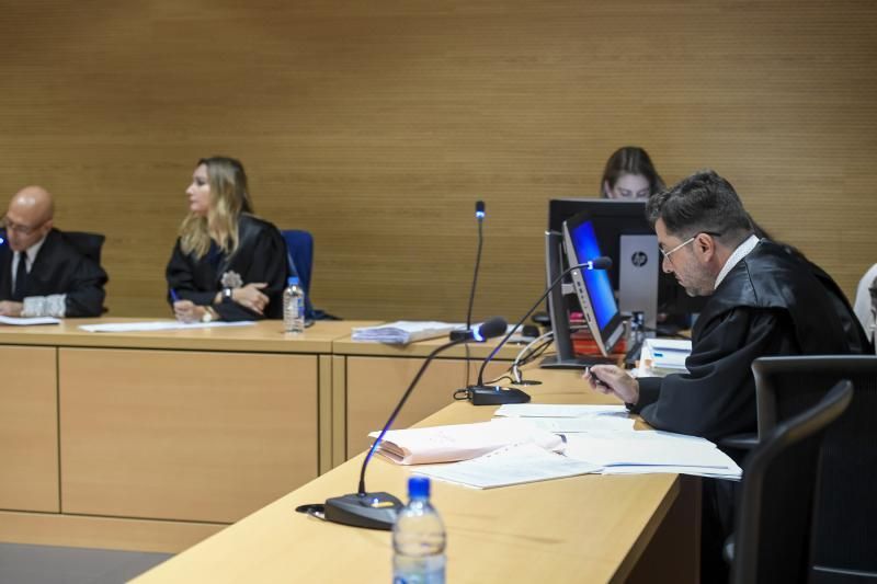 GRAN CANARIA 22-10-2018  LAS PALMAS DE GRAN CANARIA.  Juicio por el caso Palmera. Inicio del juicio por el caso Palmar por presunta prevaricación administrativa.  FOTOS: JUAN CASTRO  | 22/10/2018 | Fotógrafo: Juan Carlos Castro