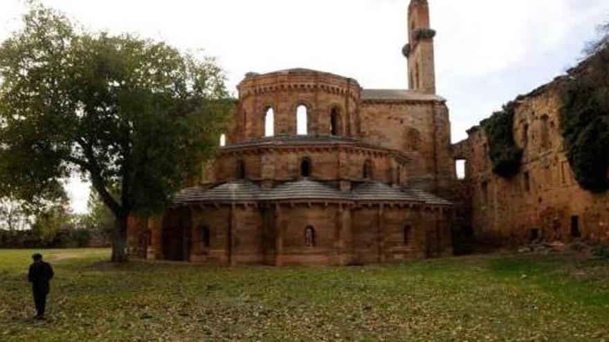 Monasterio de Granja de Moreruela, actualmente en estado de ruina. Foto L. O. Z.