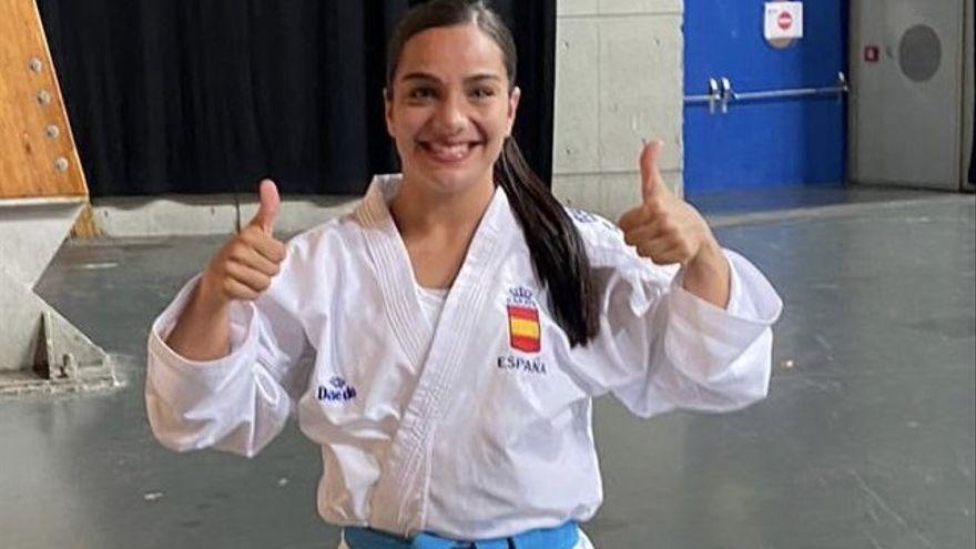 La malagueña María Torres, campeona del mundo de kumite +68 en Dubai 2021