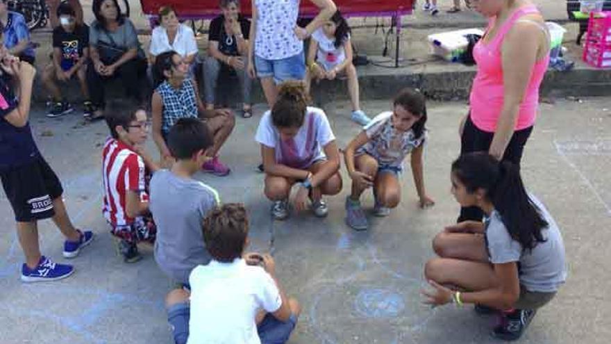 Pumarejo de Tera hace disfrutar a los más pequeños con juegos tradicionales y de agua