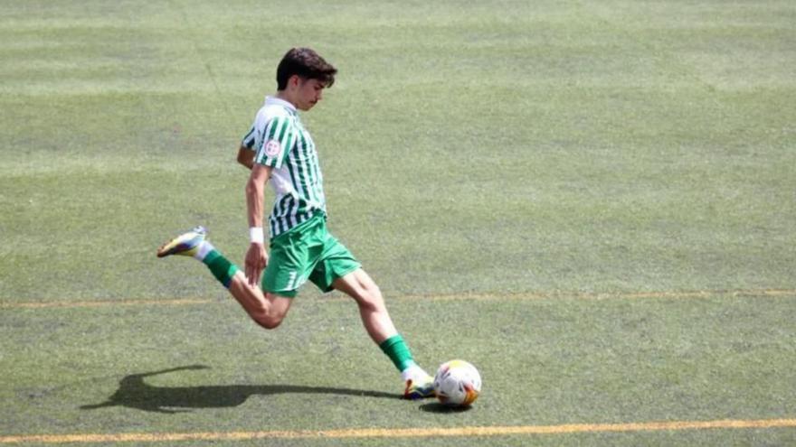 Reyes, delantero Juvenil B