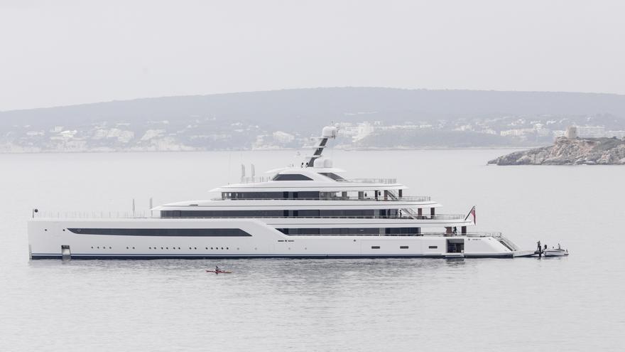 Las imágenes en la bahía de Palma del superyate Zen del magnate chino Jack Ma