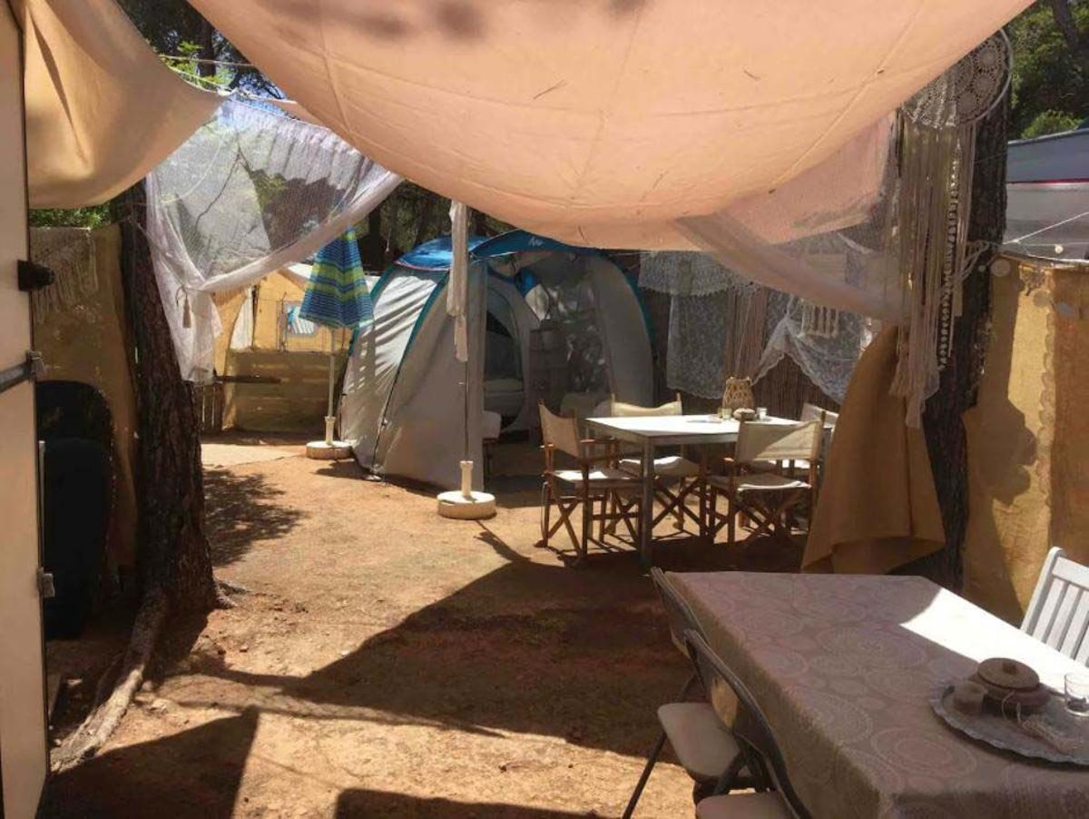 Celdas y tipis a precio de suite en Ibiza