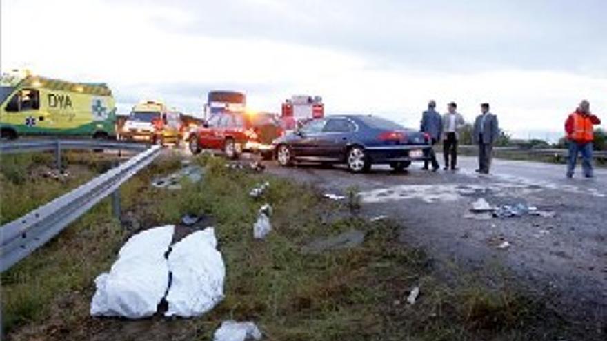 Labastida decretará luto por los tres fallecidos en el accidente de autobús