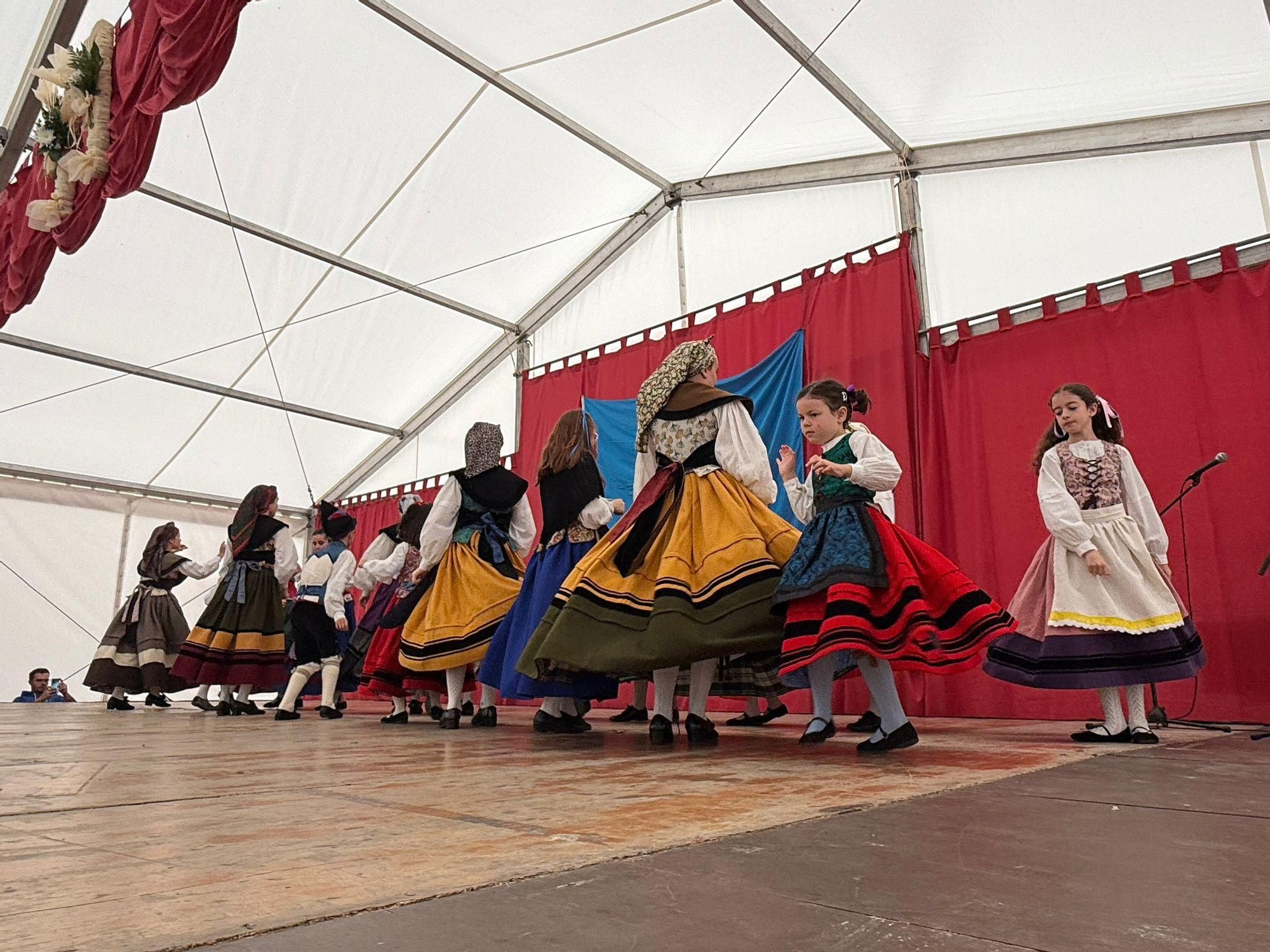 Así se bailó en Argüelles para celebrar los 47.º años de El Piñote