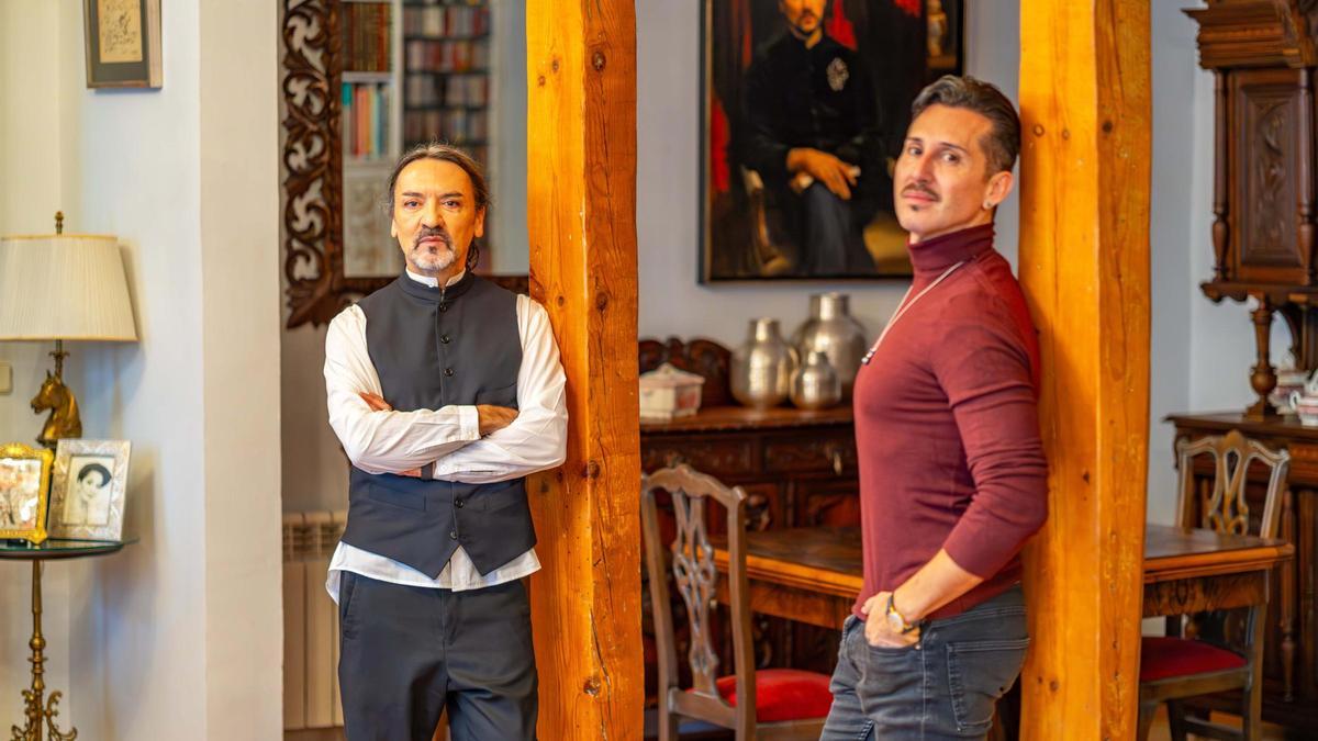 Enrique Viana y Jorge Rodríguez-Norton, dos de los protagonistas de La Corte de Faraón en el Teatro de la Zarzuela, en Madrid.