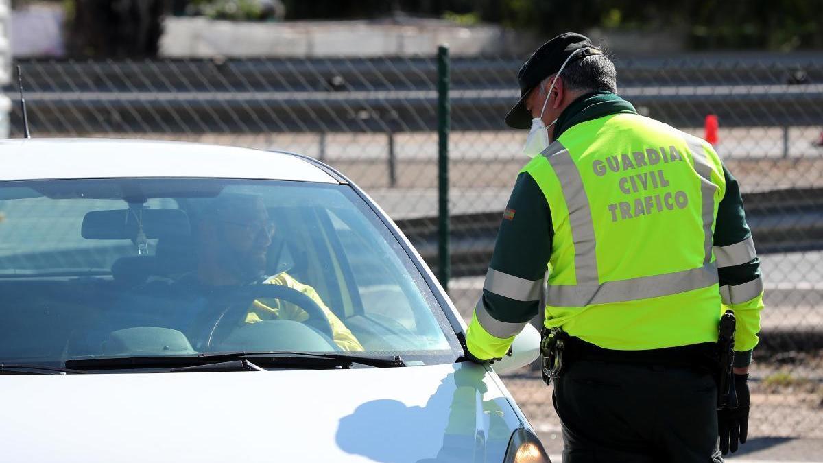 Un control de tráfico de la Guardia Civil.