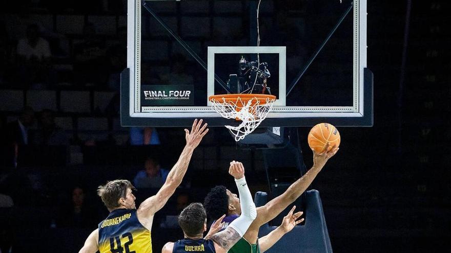 Así está el parte médico del Unicaja tras su regreso de la Final Four de la BCL
