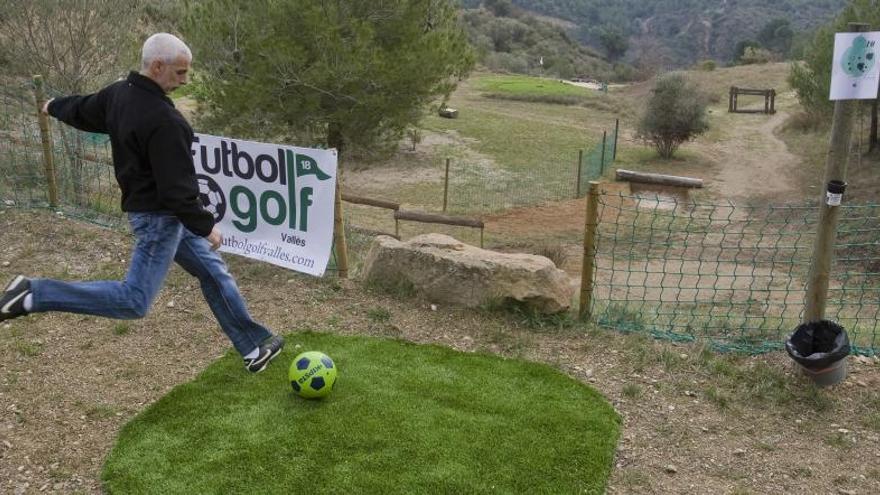 El futbolgolf es presenta en societat a Ullastret