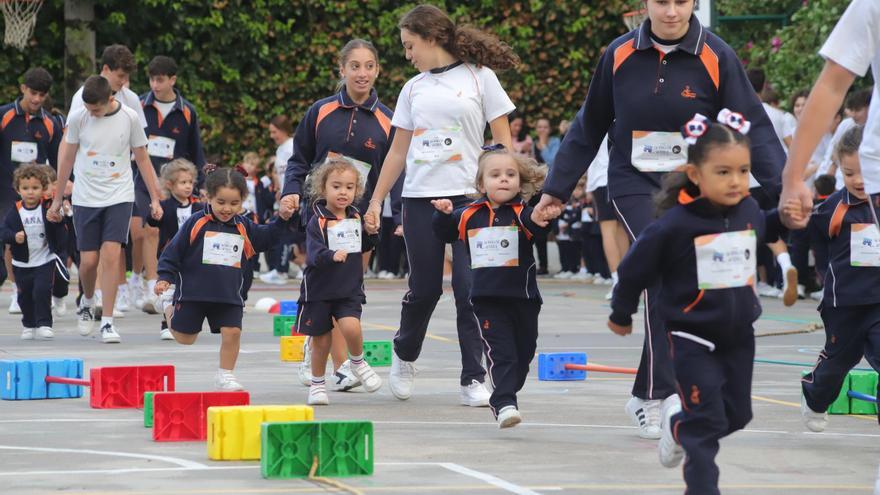 Solidaridad &#039;A zancadas&#039; en el Colegio Divina Pastora