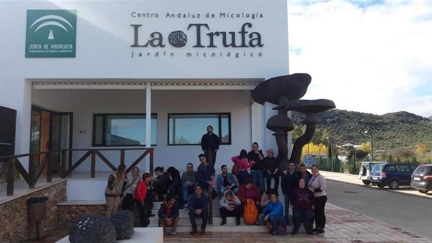 Un total de 25 personas visitan el Jardín Micológico La Trufa en Zagrilla Alta