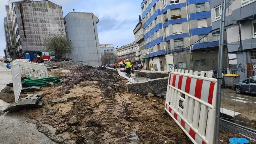 En marcha las obras para urbanizar un solar en O Castrillón