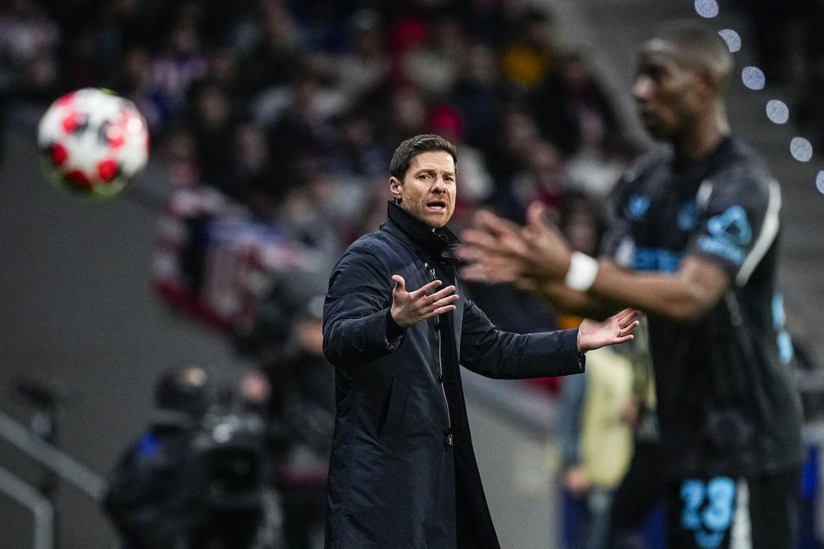 Xabi Alonso, head coach of Bayer Leverkusen, gestures during the UEFA Champions League 2024/25 League Phase MD7 match between Atletico de Madrid and Bayer 04 Leverkusen at Riyadh Air Metropolitano stadium on January 21, 2025, in Madrid, Spain. AFP7 21/01/2025 ONLY FOR USE IN SPAIN. Oscar J. Barroso / AFP7 / Europa Press;2025;SPAIN;SPORT;ZSPORT;SOCCER;ZSOCCER;Atletico de Madrid v Bayer 04 Leverkusen - UEFA Champions League 2024/25 League Phase MD7;