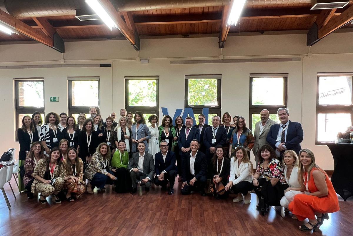 Equipo del programa Mujeres Valientes Go al Mercado de Zurich Seguros.