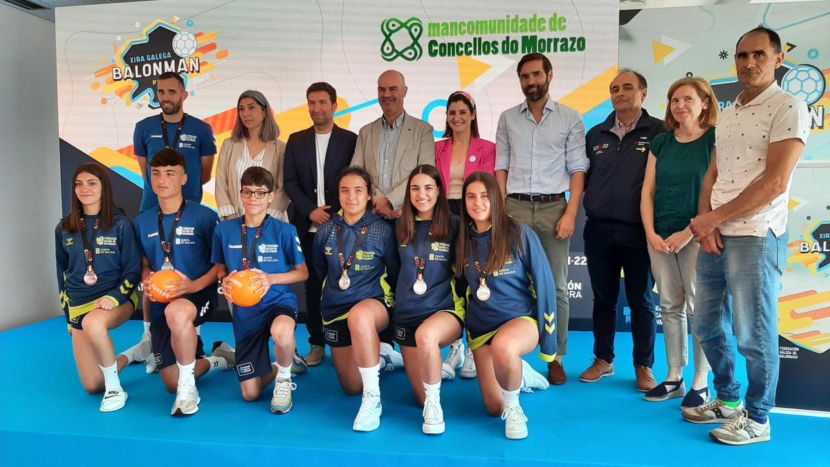 La foto de familia en la presentación oficial del Trofeo Mancomunidade do Morrazo.