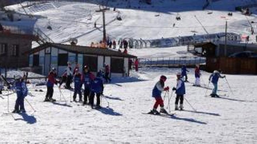 Fuentes de Invierno abrirá la temporada el día 29, pero Pajares tendrá que esperar