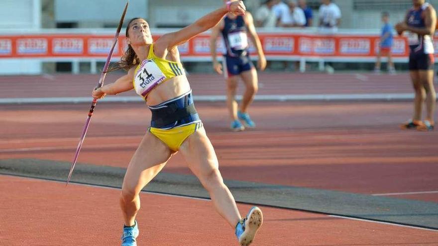 Lidia Parada, durante una competición en el Centro de Tecnificación de Pontevedra . // Gustavo Santos