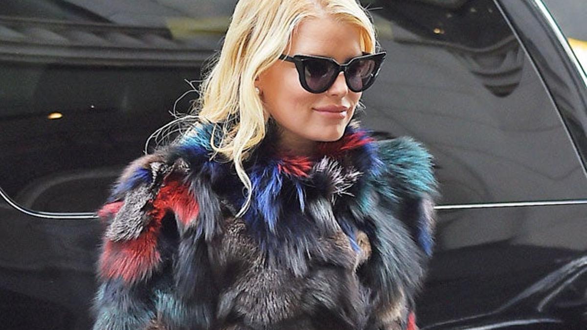 Jessica Simpson, horrorosa con pantalones de campana