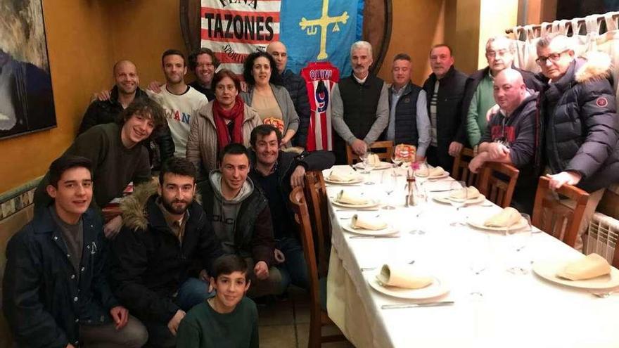 La peña sportinguista de Tazones celebra su séptimo aniversario