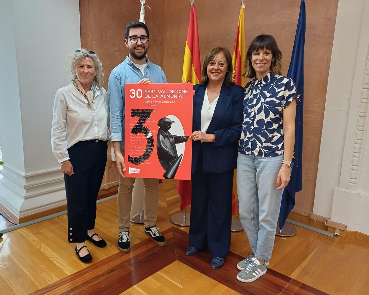 La concejala de Cultura de La Almunia, Marisa Martínez; Alejandro Aísa, director del Fescila; Charo Lázaro, diputada delegada de Cultura DPZ; y Carmen Pemán, directora del Fescila durante la presentación