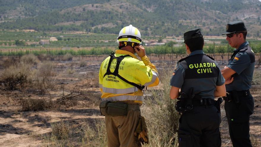 Arden cuatro hectáreas de matorral en Hondón de las Nieves