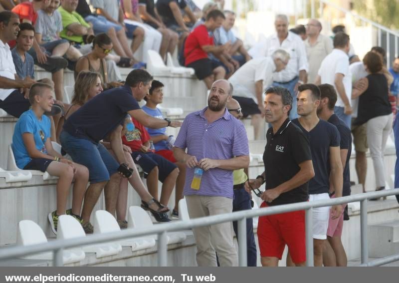 GALERÍA DE FOTOS -- El CD Castellón calienta motores frente al Almazora