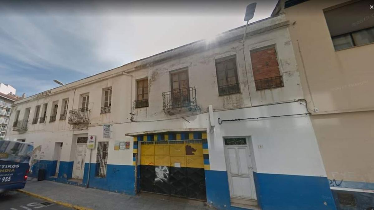 Los edificios de la calle Plus Ultra que esta semana han sido derribados y que años atrás fueron prostíbulos.