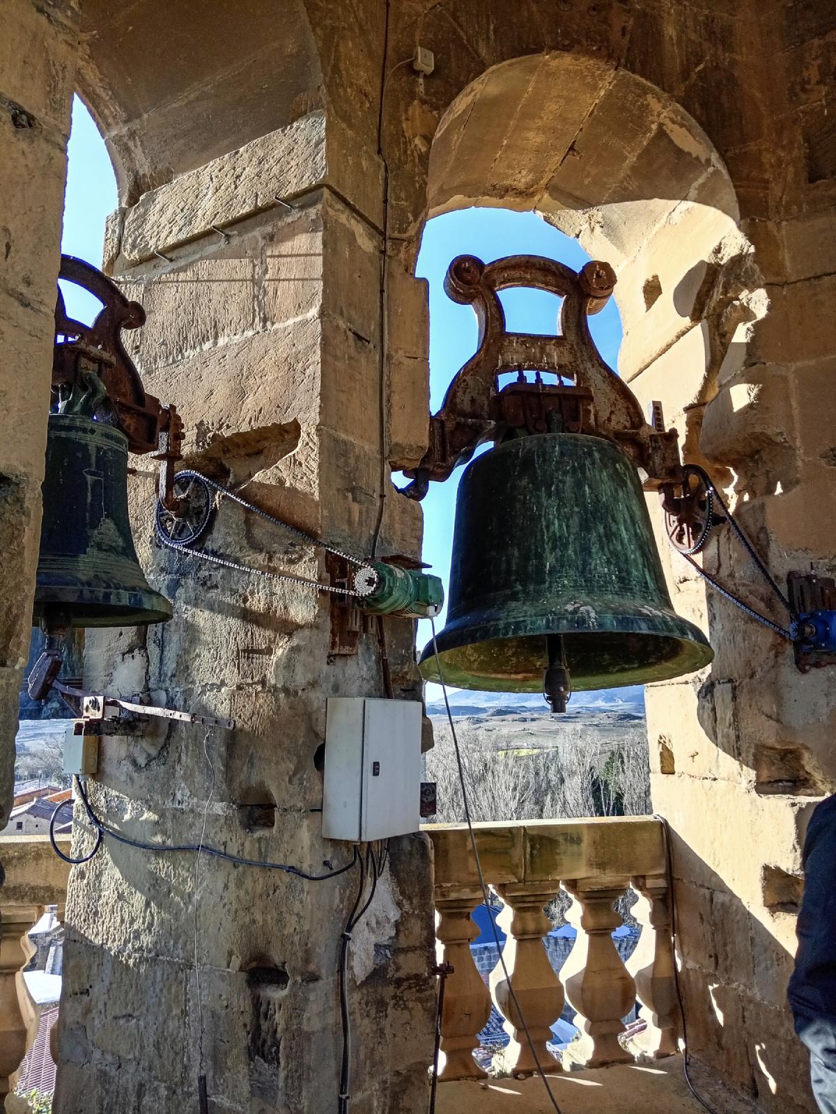 Las campanas de la iglesia de Sajazarra (La Rioja)
