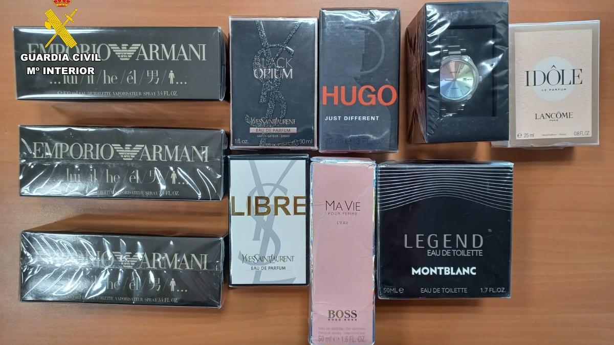 Algunos de los perfumes robados en el Aeropuerto de Gran Canaria por la pareja detenida por la Guardia Civil
