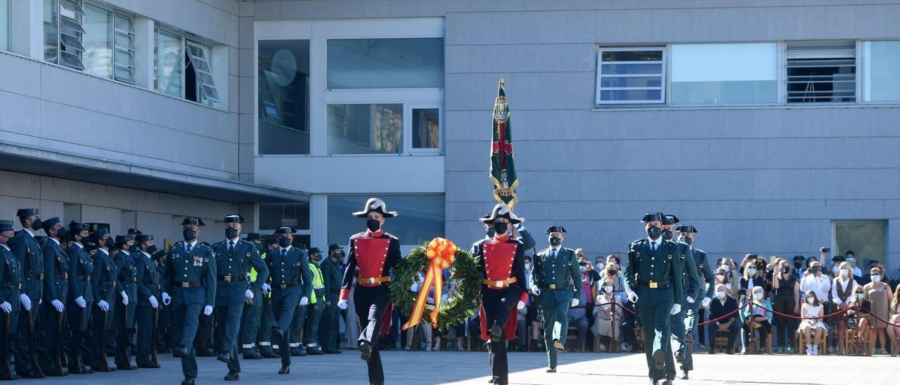 Homenaje a los caídos durante el acto de celebración de la patrona de la Guardia Civil